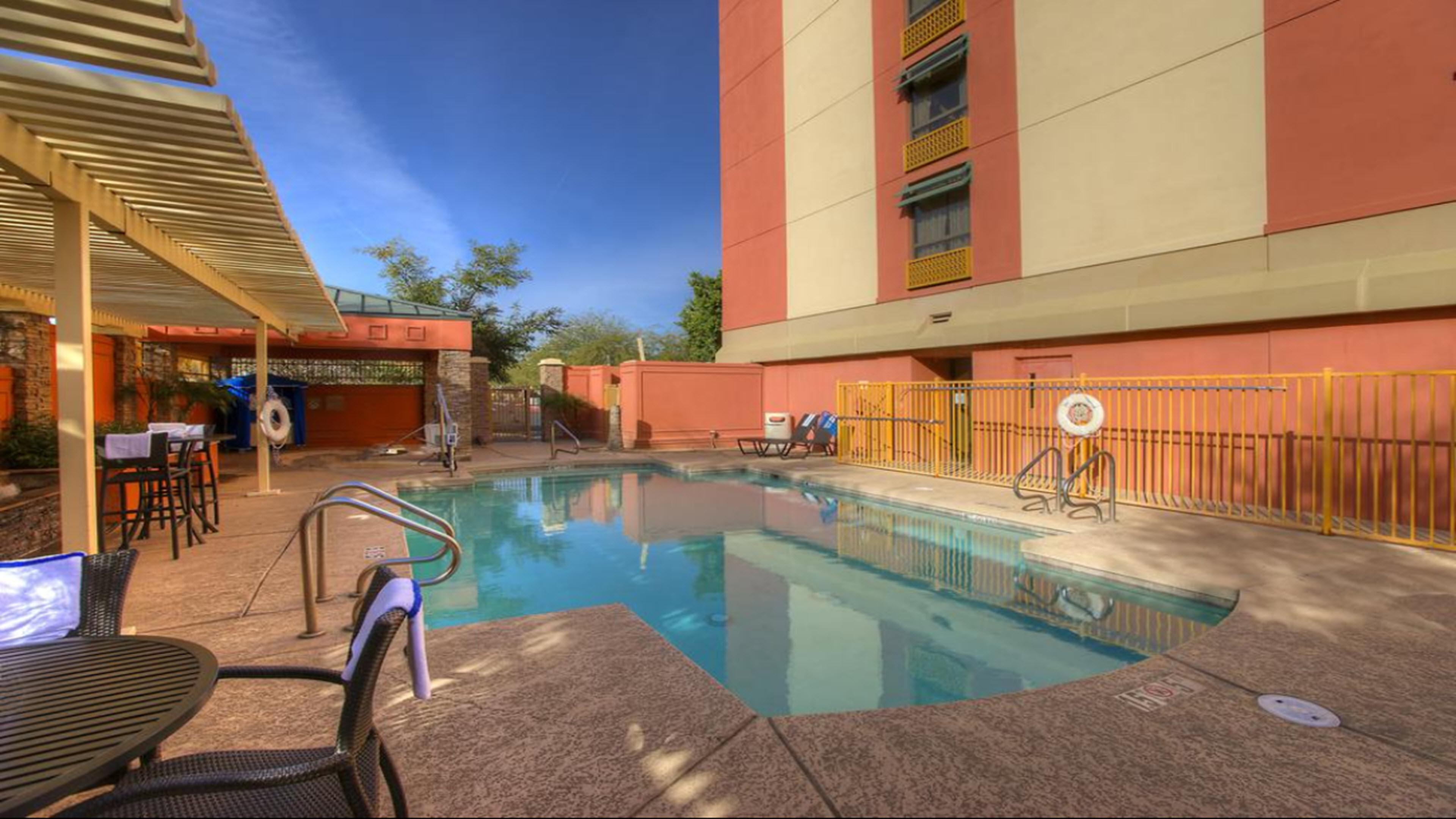 Holiday Inn Express Hotel & Suites Tempe By Ihg Bagian luar foto